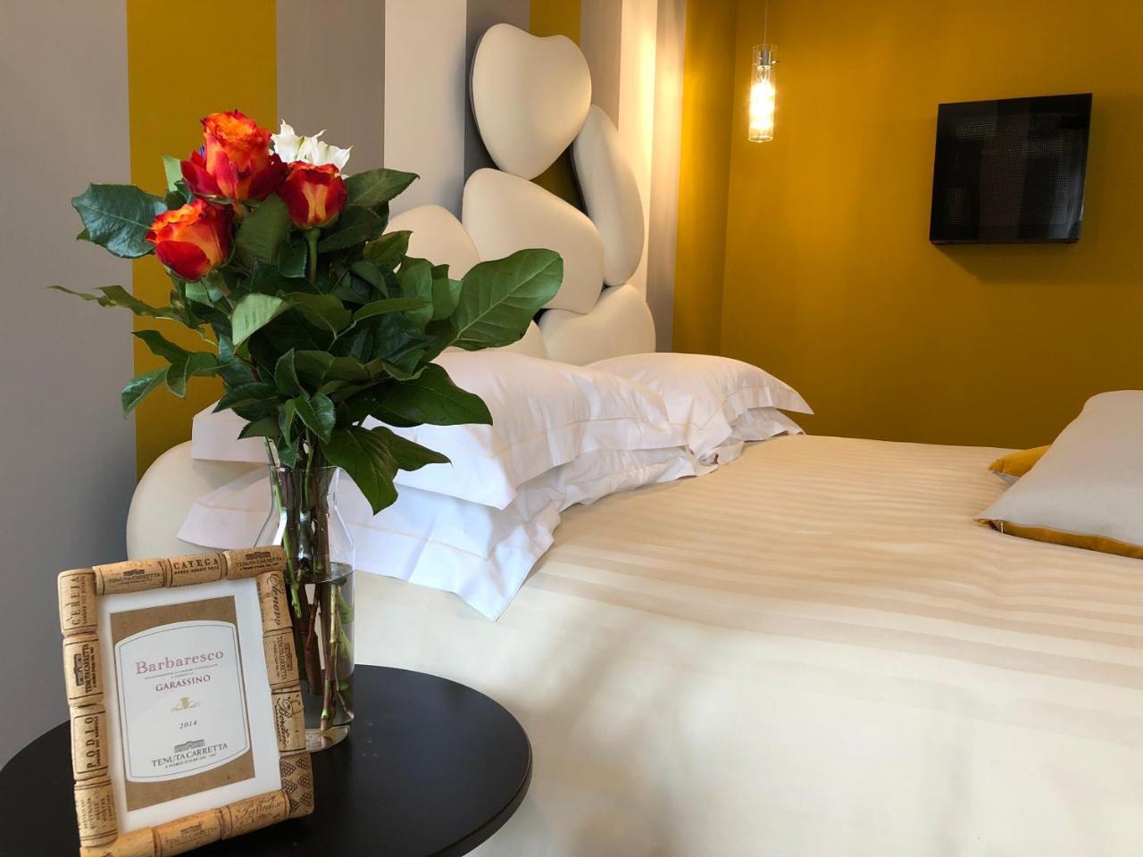 Panoramic Villa Garassino - Country Rooms And Fine Restaurant Treiso Exterior foto