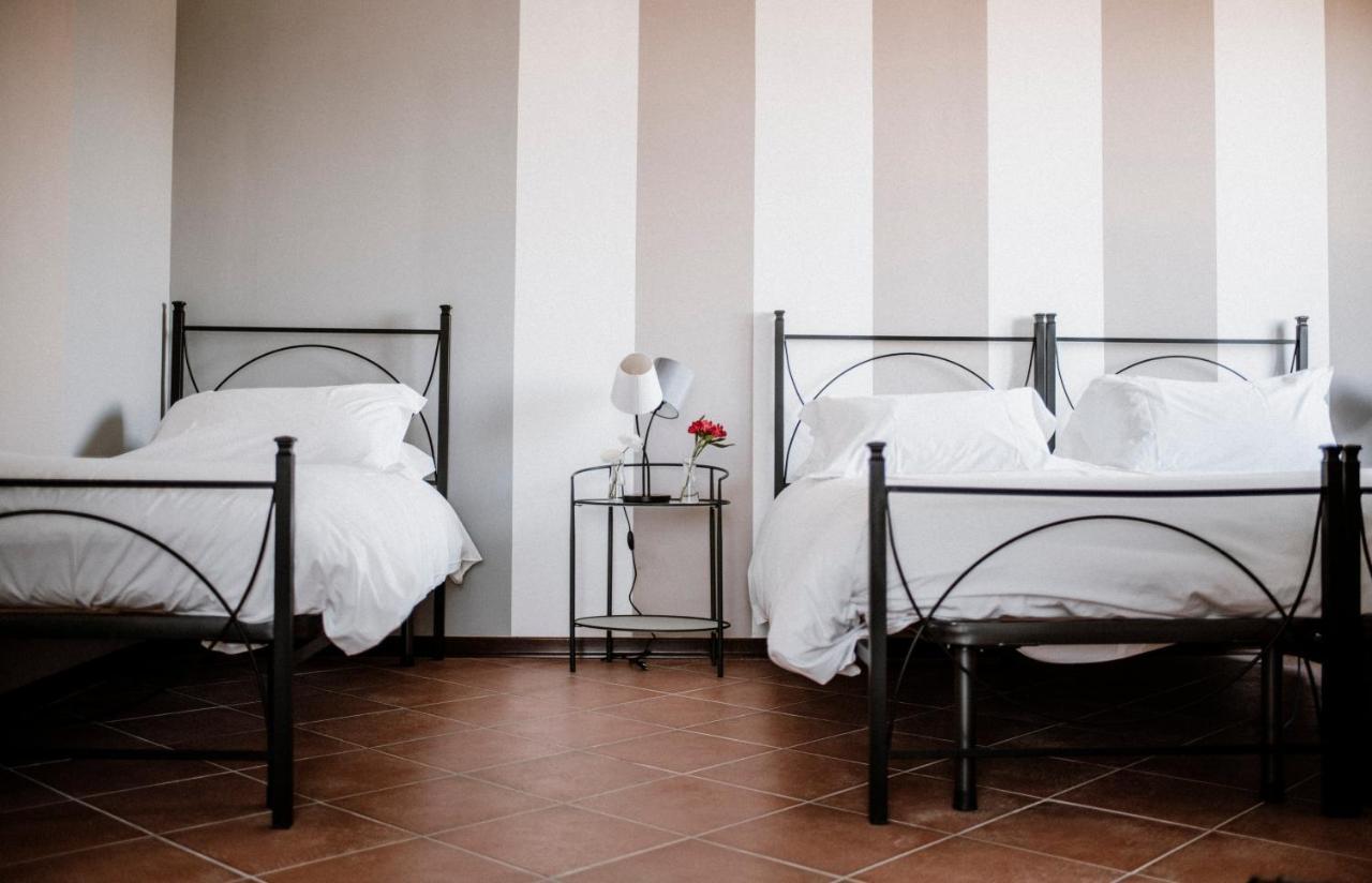 Panoramic Villa Garassino - Country Rooms And Fine Restaurant Treiso Exterior foto